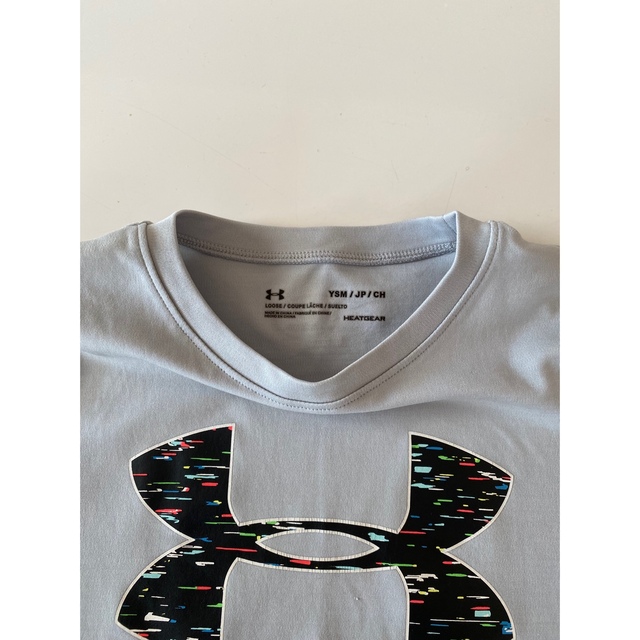 UNDER ARMOUR(アンダーアーマー)のアンダーアーマー　Tシャツ　YSM（130）※難あり2枚セット キッズ/ベビー/マタニティのキッズ服男の子用(90cm~)(Tシャツ/カットソー)の商品写真