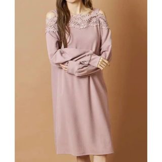 トッコ(tocco)の新品★トッコクローゼット★オフショル★フラワーレースニットワンピース★ピンク  (ひざ丈ワンピース)