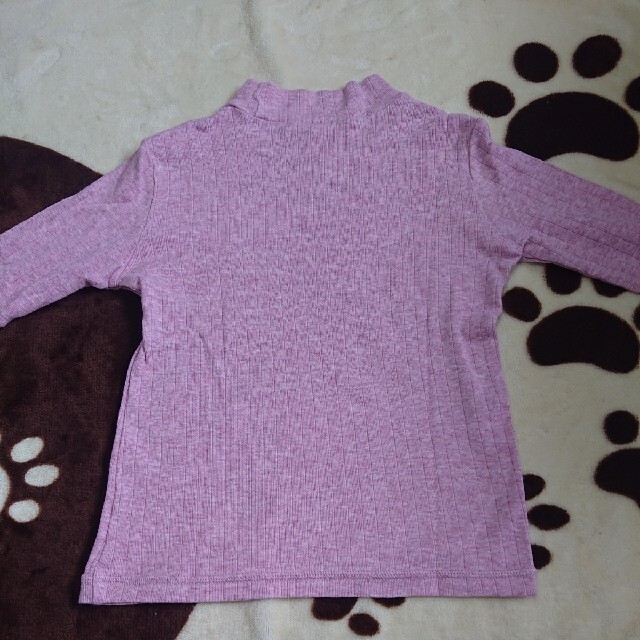 UNIQLO(ユニクロ)のユニクロ ハイネック長袖Tシャツ(ピンク)120cm キッズ/ベビー/マタニティのキッズ服女の子用(90cm~)(Tシャツ/カットソー)の商品写真