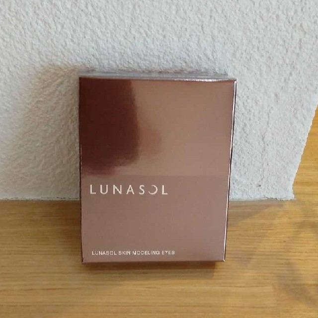 LUNASOL(ルナソル)のルナソル スキンモデリングアイズ #01 Beige Beige コスメ/美容のベースメイク/化粧品(アイシャドウ)の商品写真