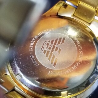 ARMANI　クロノグラフ　腕時計　日付機能　最大50メートルの耐水性