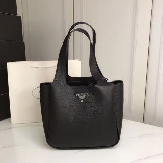 プラダ トートバッグ(レディース)(メタル)の通販 100点以上 | PRADA ...