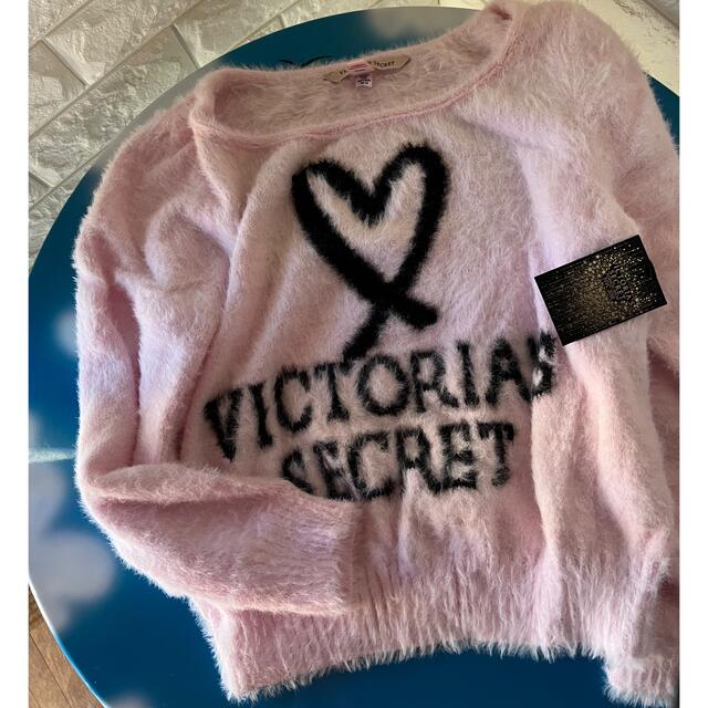 Victoria’s Secret とっても可愛いふわっふわのピンクセーター
