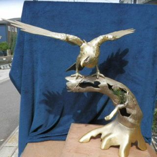 ゴールド松鷹（高47.5cm）鋳鉄製 鷹の置物14.6kg(置物)