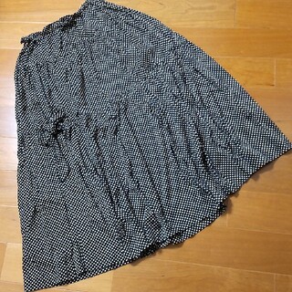 カネコイサオ(KANEKO ISAO)のKANEKO  ISAO  黒 ドット柄 ティアードスカート(ロングスカート)