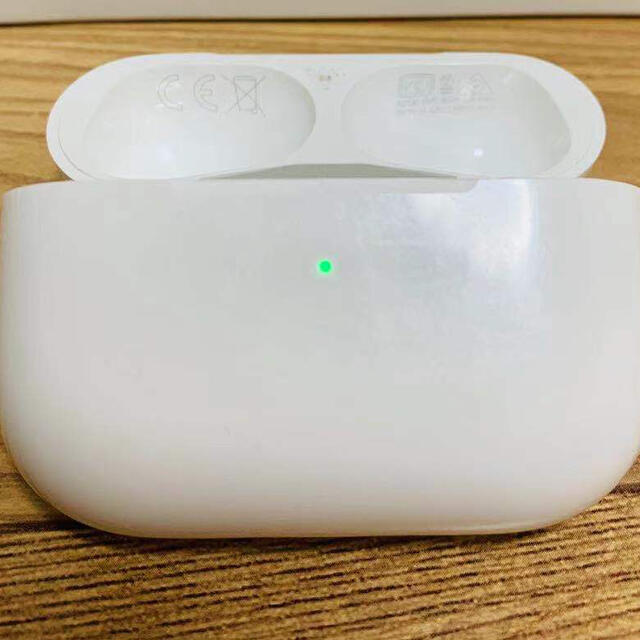 新品 充電器 AirPods Pro 充電ケース　Apple 国内正規品