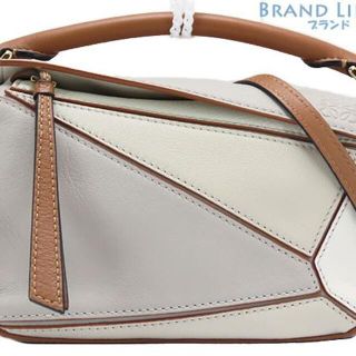 ロエベ ポシェットの通販 300点以上 | LOEWEを買うならラクマ