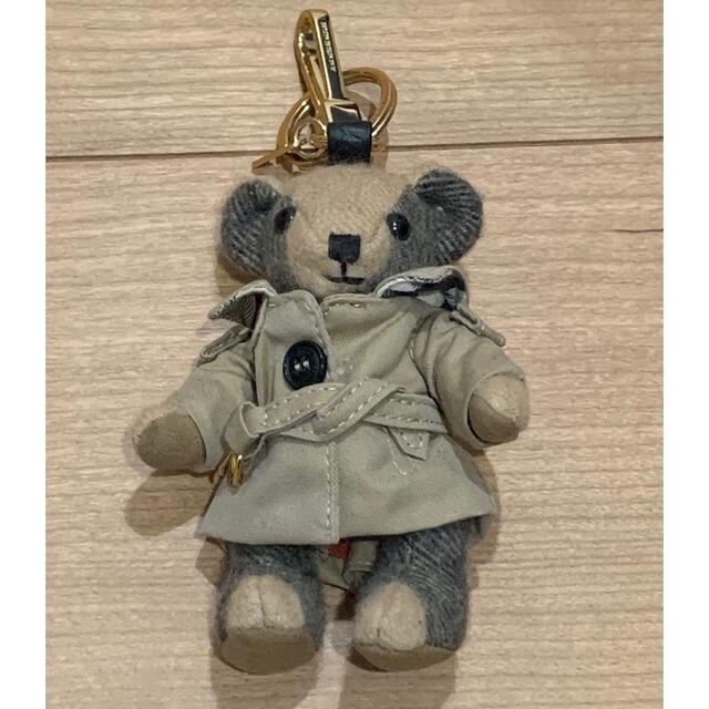 BURBERRY(バーバリー)のBurberryバーバリー　ベア　トレンチコート　キーホルダー レディースのファッション小物(キーホルダー)の商品写真