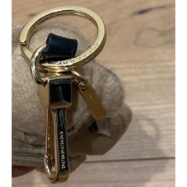 BURBERRY(バーバリー)のBurberryバーバリー　ベア　トレンチコート　キーホルダー レディースのファッション小物(キーホルダー)の商品写真