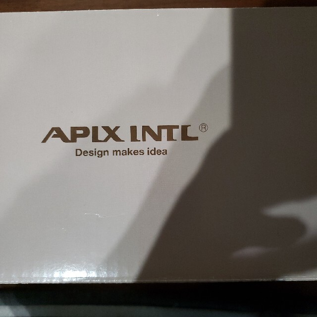 Apix(アピックス)のapix  ダブルカーボンヒーター　ベージュ　新品未使用品 スマホ/家電/カメラの冷暖房/空調(電気ヒーター)の商品写真