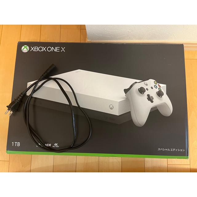 Microsoft Xbox One X ホワイトエディション