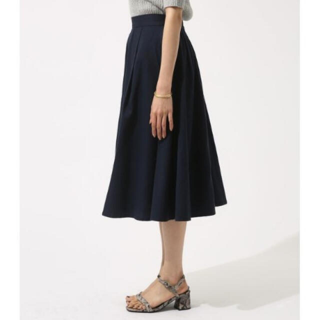 AZUL by moussy(アズールバイマウジー)のアズールバイマウジー　新品　スカート　ひざ丈　ネイビー　紺　韓国風　人気　韓国 レディースのスカート(ロングスカート)の商品写真