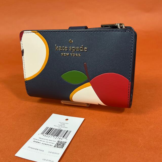 kate spade new york(ケイトスペードニューヨーク)のケイトスペード kate spade アップル 二つ折り財布 りんご柄 新品 レディースのファッション小物(財布)の商品写真