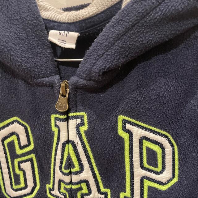 babyGAP(ベビーギャップ)のused☆babygap☆フリースパーカー　ネイビー　ロゴあり　110cm キッズ/ベビー/マタニティのキッズ服男の子用(90cm~)(ジャケット/上着)の商品写真