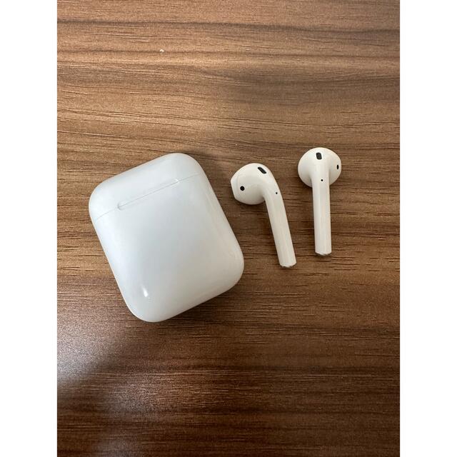 Apple(アップル)のAirPods 第1世代 (欠けなし) スマホ/家電/カメラのオーディオ機器(ヘッドフォン/イヤフォン)の商品写真