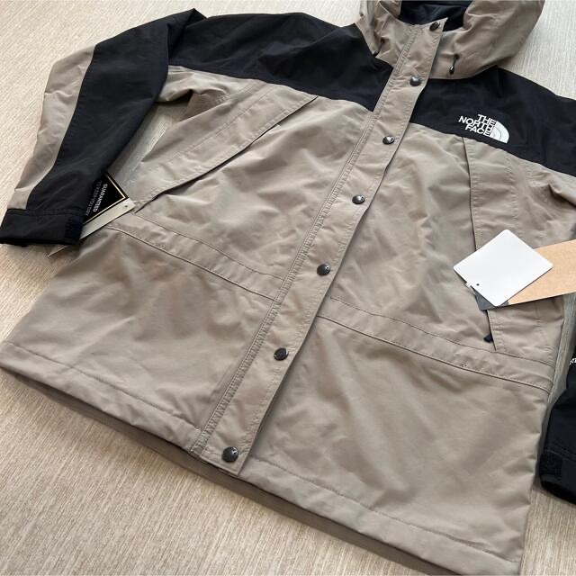 THE NORTH FACE(ザノースフェイス)のノースフェイス　マウンテンライトジャケット　L npw61831 ミネラルグレー レディースのジャケット/アウター(ナイロンジャケット)の商品写真