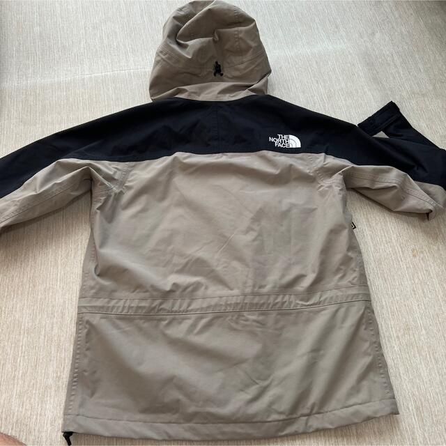 THE NORTH FACE(ザノースフェイス)のノースフェイス　マウンテンライトジャケット　L npw61831 ミネラルグレー レディースのジャケット/アウター(ナイロンジャケット)の商品写真