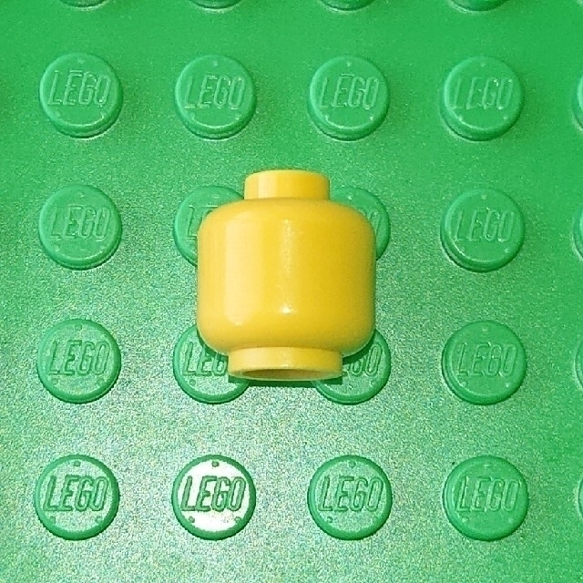 Lego(レゴ)の【新品】LEGO 顔ヘッドパーツ《フラワーペイント》レゴ ミニフィグアイテム キッズ/ベビー/マタニティのおもちゃ(知育玩具)の商品写真