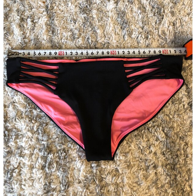 Victoria's Secret(ヴィクトリアズシークレット)の新品 PINK ビキニボトム　ビキニ　水着　ビラボン　ロキシー　リップカール レディースの水着/浴衣(水着)の商品写真