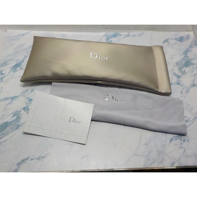 Dior(ディオール)のDior　ディオール　スリムメガネケースA 　バネ口金具 レディースのファッション小物(サングラス/メガネ)の商品写真