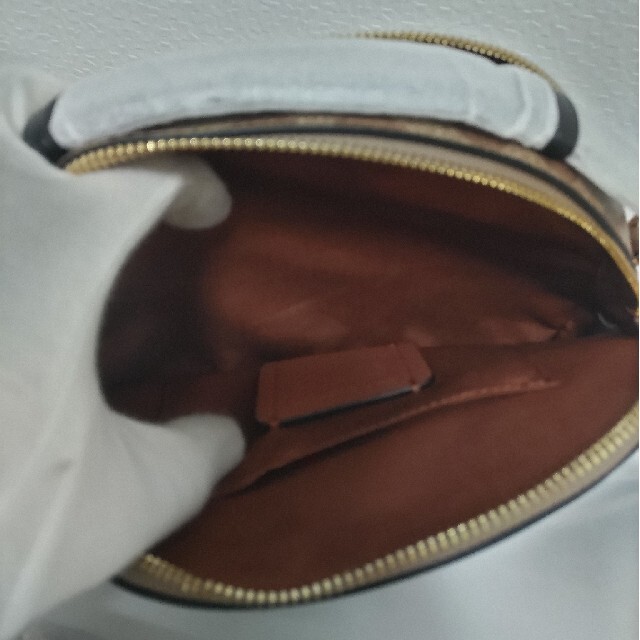 COACH(コーチ)のショルダーバッグ カーキ ハンドバッグ ミニバッグ レディースのバッグ(ショルダーバッグ)の商品写真
