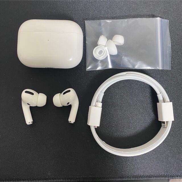 Apple(アップル)の【美品】airpods pro 第一世代 スマホ/家電/カメラのオーディオ機器(ヘッドフォン/イヤフォン)の商品写真