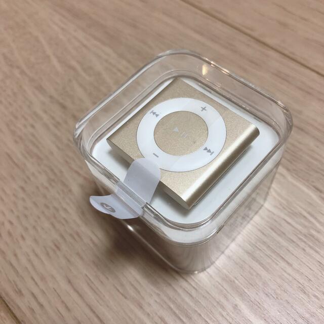 iPod(アイポッド)の【専用】iPod shuffle 第4世代（2015年）2GB ゴールド スマホ/家電/カメラのオーディオ機器(ポータブルプレーヤー)の商品写真