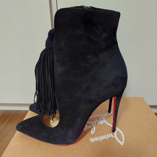 Christian Louboutin(クリスチャンルブタン)の【クリスチャンルブタン】♡Louboutin♡フリンジショ レディースの靴/シューズ(ブーツ)の商品写真