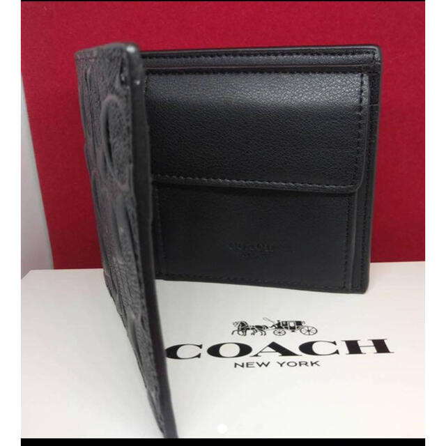 COACH高級感有りコーチ小銭入れ有りブラックエンボスシグネチャーコンパクト財布 メンズのファッション小物(折り財布)の商品写真