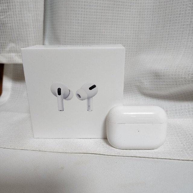 Apple(アップル)のAirPods　Pro　エアポッツ　プロ　第一世代 スマホ/家電/カメラのスマホアクセサリー(モバイルケース/カバー)の商品写真