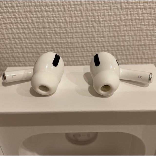 Apple(アップル)のApple Air Pods Pro エアポッズ・プロ 本体純正 美品 スマホ/家電/カメラのオーディオ機器(ヘッドフォン/イヤフォン)の商品写真