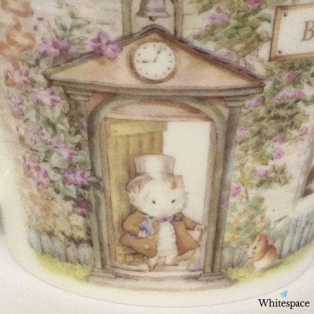 PETER RABBIT（TM）(ピーターラビット)のもう、お外に出ても大丈夫よ！ピーターラビットマグカップ/スープマグ（ハウス）新品 キッズ/ベビー/マタニティの授乳/お食事用品(マグカップ)の商品写真