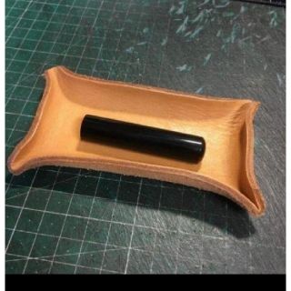 トチギレザー(栃木レザー)の超目玉⦿❕ワンコイン☺leather mini tray wild 刻印無料❕(小物入れ)