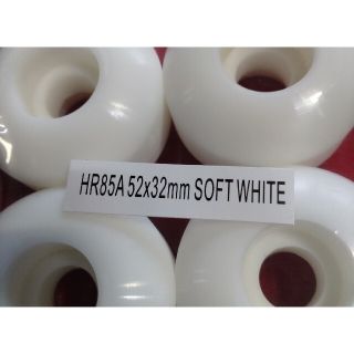 SOFT＜税送料739円込＞定番３１板用　 52x32mm85A　2個目から激安(スケートボード)