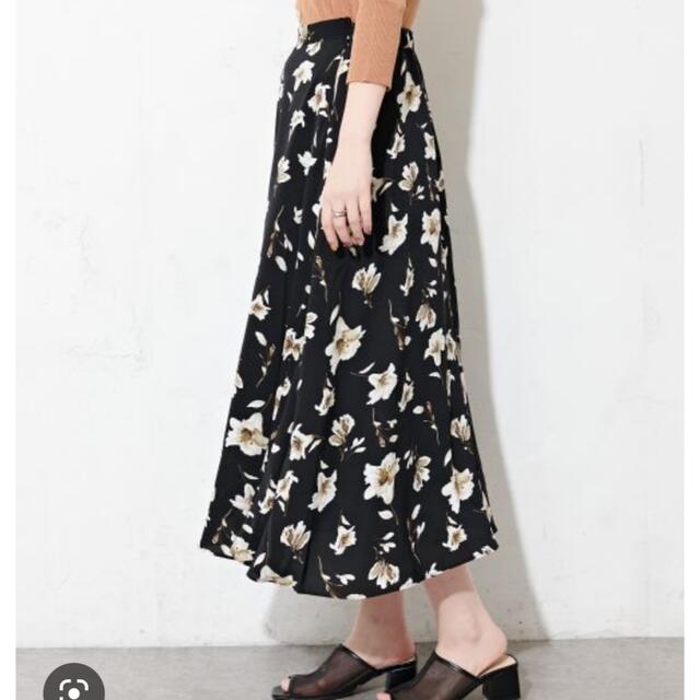 natural couture(ナチュラルクチュール)のnaturalcouture ナチュラルクチュール  リリーフレアスカート レディースのスカート(ひざ丈スカート)の商品写真