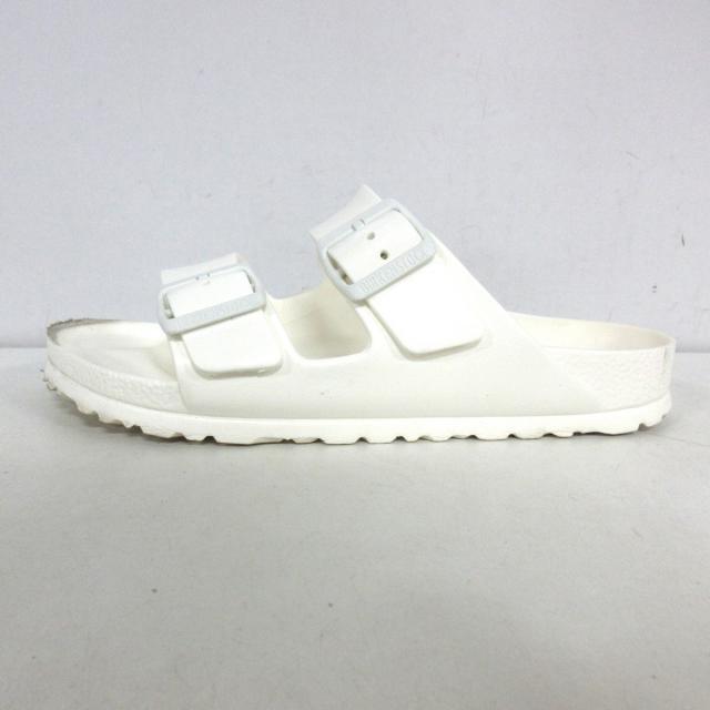 BIRKENSTOCK(ビルケンシュトック)のビルケンシュトック サンダル 24美品  白 レディースの靴/シューズ(サンダル)の商品写真