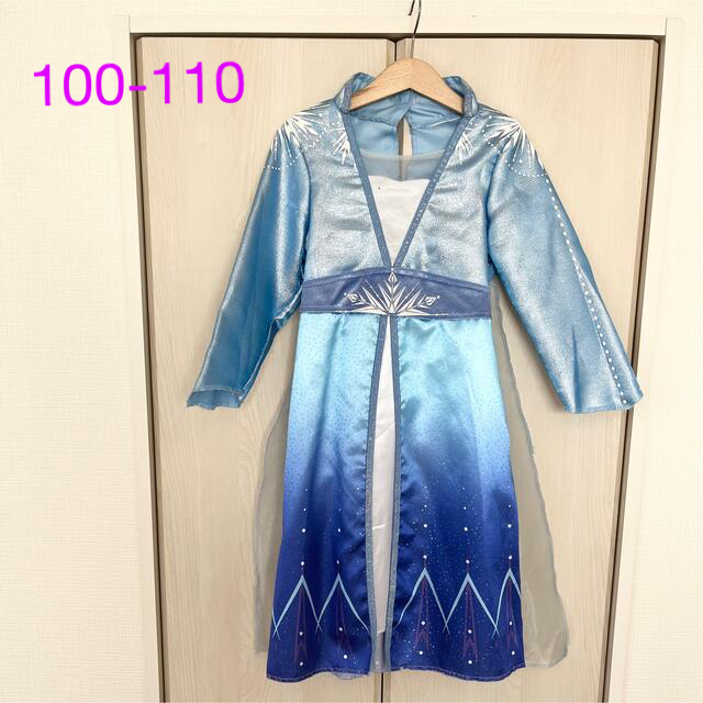 Takara Tomy(タカラトミー)のアナと雪の女王2 エルサ　ドレス　110 エンタメ/ホビーのコスプレ(衣装)の商品写真