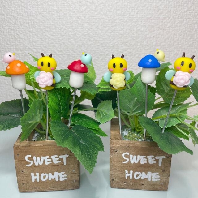 ハンドメイド　ガーデンピック　ミツバチとキノコと小鳥さんピック　多肉植物　 ハンドメイドのフラワー/ガーデン(その他)の商品写真