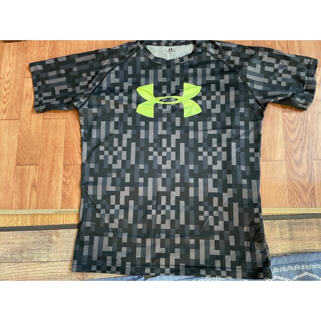 UNDER ARMOUR(アンダーアーマー)のアンダーアーマー　 tシャツ　YXL キッズ/ベビー/マタニティのキッズ服男の子用(90cm~)(Tシャツ/カットソー)の商品写真