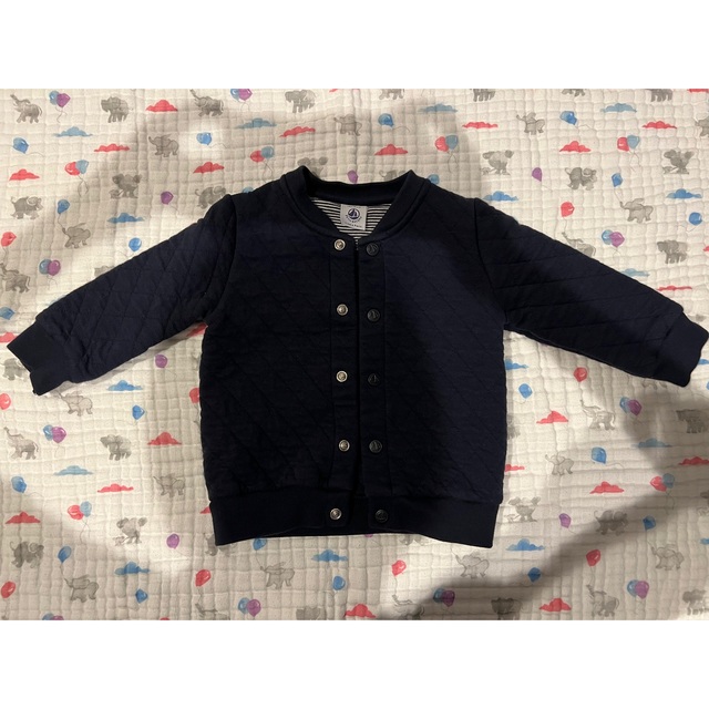 PETIT BATEAU(プチバトー)のプチバトー　チュビックキルティング　カーディガン キッズ/ベビー/マタニティのベビー服(~85cm)(ジャケット/コート)の商品写真