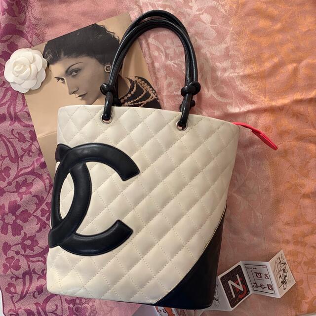 CHANEL(シャネル)のシャネル  カンボンライン　ボーリングバッグ　ブラック　ホワイト ビックココ レディースのバッグ(トートバッグ)の商品写真