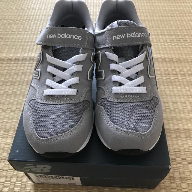 New Balance(ニューバランス)のニューバランス　996  20.0  新品未使用 試着のみ グレー スニーカー キッズ/ベビー/マタニティのキッズ靴/シューズ(15cm~)(スニーカー)の商品写真