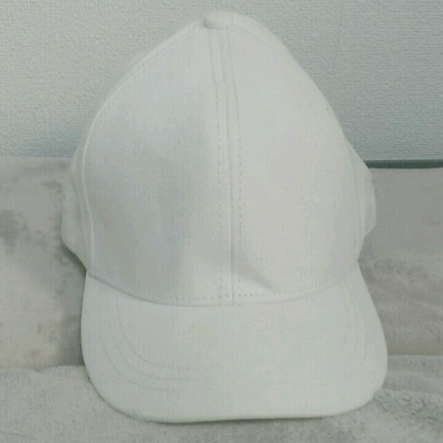 H&M(エイチアンドエム)のH&M キャップ 帽子 白 メンズの帽子(キャップ)の商品写真