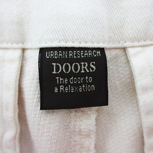 URBAN RESEARCH DOORS(アーバンリサーチドアーズ)のアーバンリサーチ ドアーズ パンツ ストレート コーデュロイ 38 アイボリー レディースのパンツ(その他)の商品写真