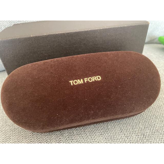 TOM FORD(トムフォード)の10/31まで出品！TOM FORD メガネ　黒縁　正規品 メンズのファッション小物(サングラス/メガネ)の商品写真