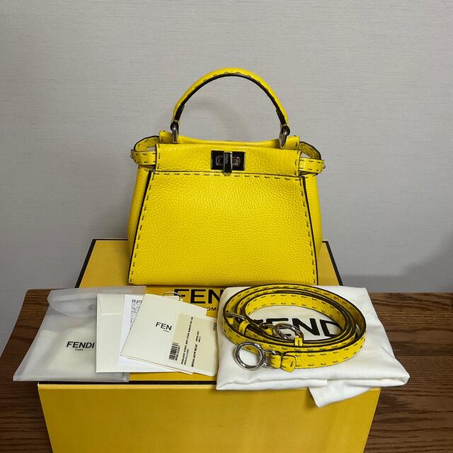 美品　ミニピーカブー　FENDI イエロー　ピーカブーレディース