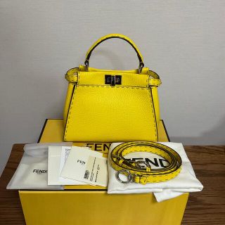 フェンディ(FENDI)の美品　ミニピーカブー　FENDI イエロー　ピーカブー(ハンドバッグ)