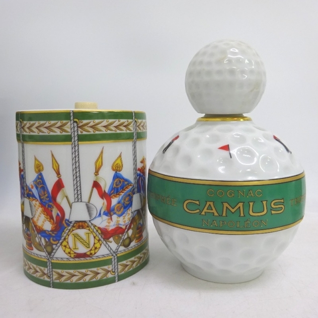 未開封★CAMUS【カミュ】 ナポレオン 陶器 3本セット 700ml 替え栓付 箱付【中古】 食品/飲料/酒の酒(ブランデー)の商品写真