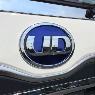 特価❗️高品質！UD  トラック エンブレムステッカー メッキ マグネットタイプ(車外アクセサリ)