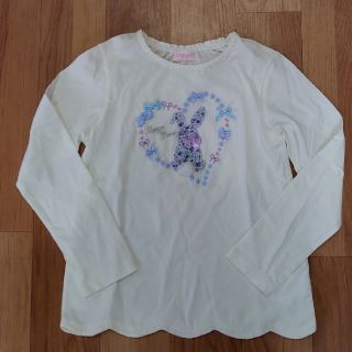 メゾピアノ(mezzo piano)のmezzo piano うさぎ刺繍白カットソー 140(Tシャツ/カットソー)